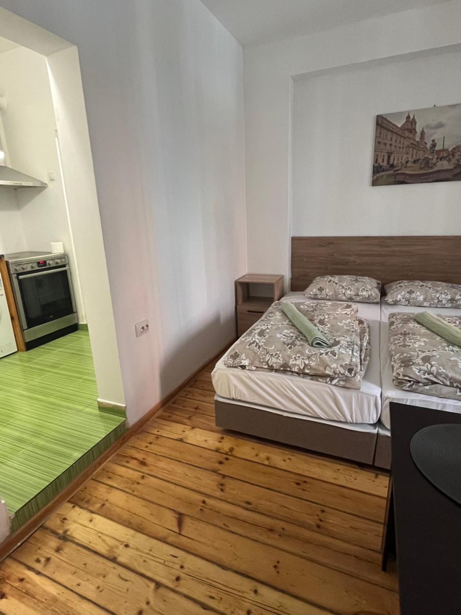 En-Suite Rooms: Novа Guesthouse In Sofia Center Eksteriør bilde