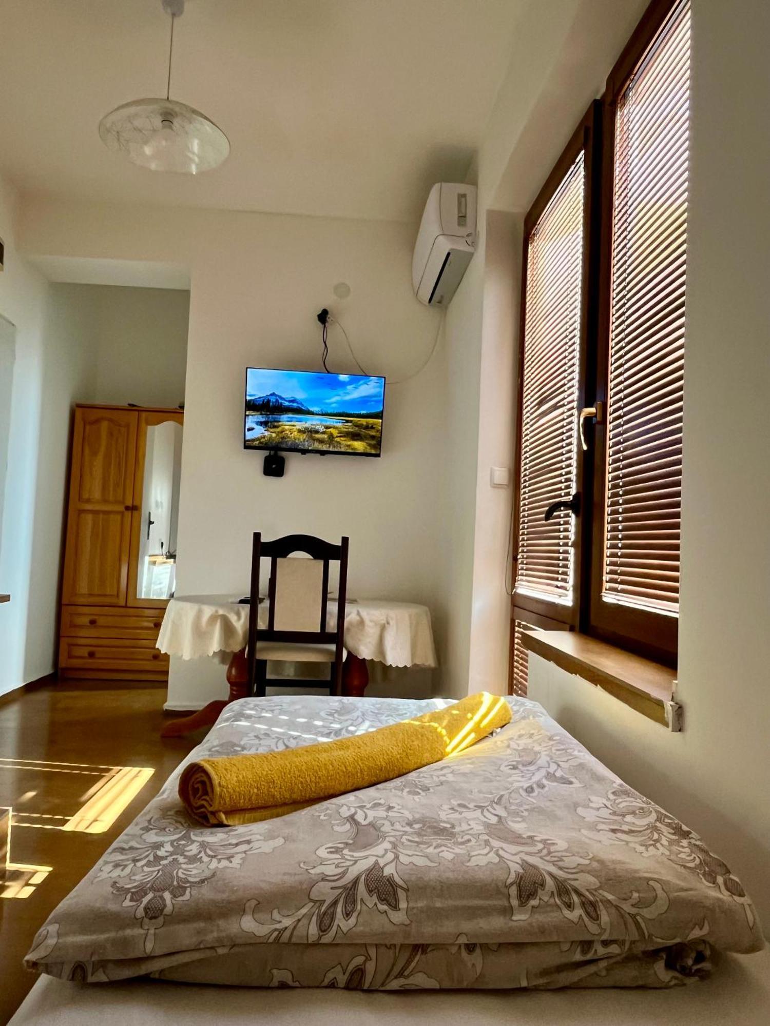 En-Suite Rooms: Novа Guesthouse In Sofia Center Rom bilde