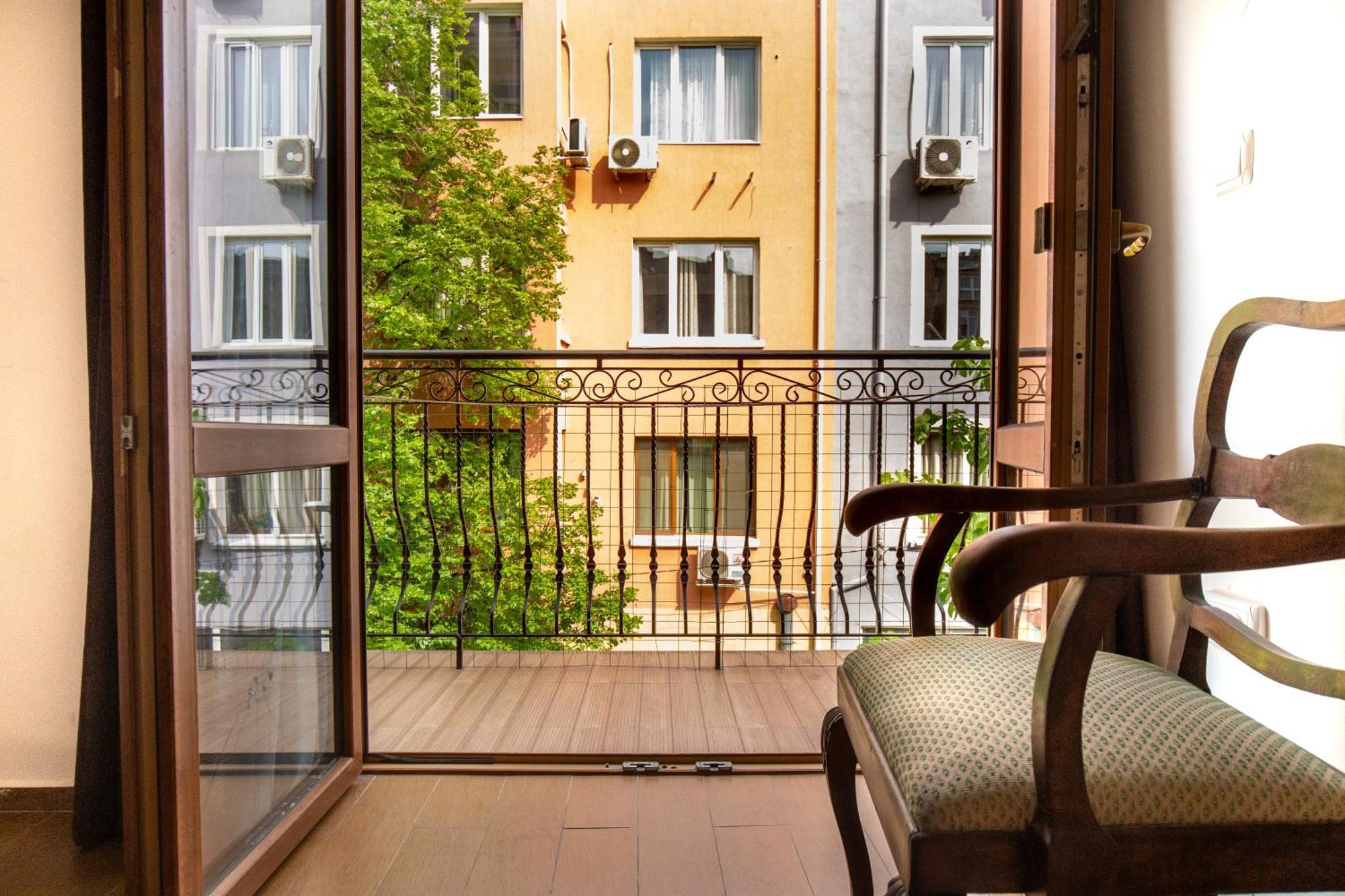 En-Suite Rooms: Novа Guesthouse In Sofia Center Eksteriør bilde
